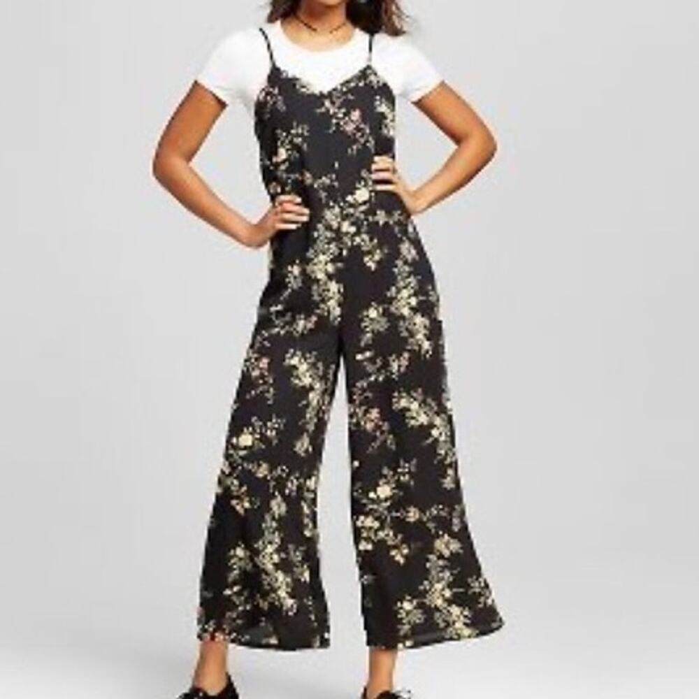 Xhilaration Women's Black Smocked Back Floral Wide Leg Flowy Jumpsuit Size XXL